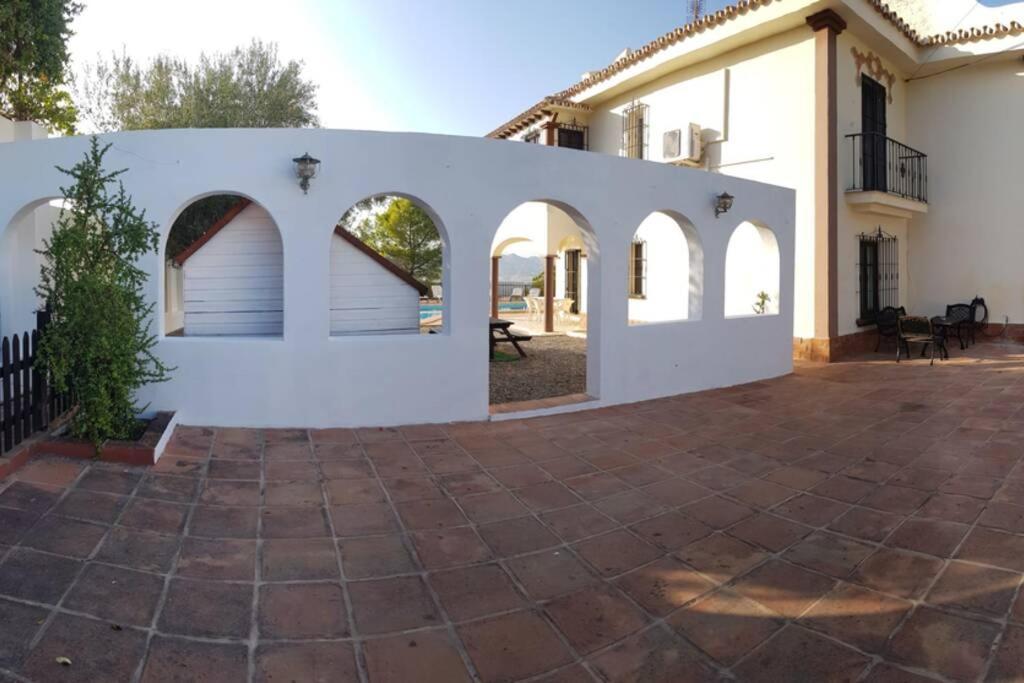Preciosa Villa Con Gran Piscina Y Fabulosas Vistas ألاورين ذي ر تورّي المظهر الخارجي الصورة