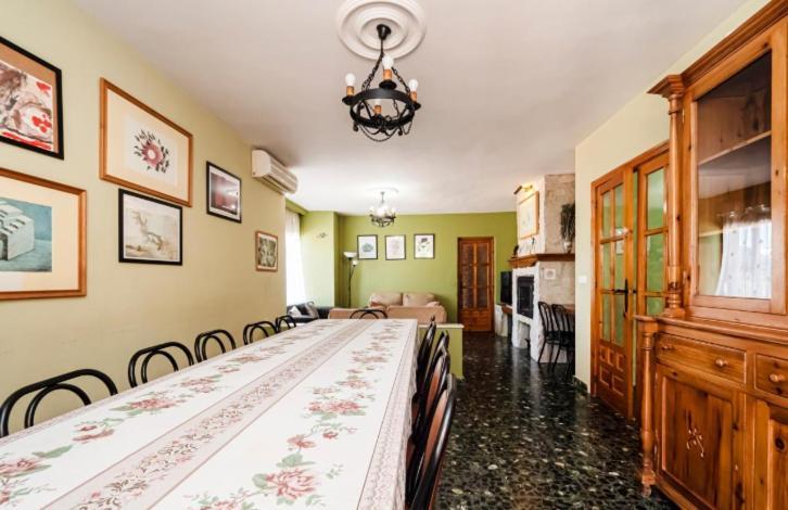 Preciosa Villa Con Gran Piscina Y Fabulosas Vistas ألاورين ذي ر تورّي المظهر الخارجي الصورة